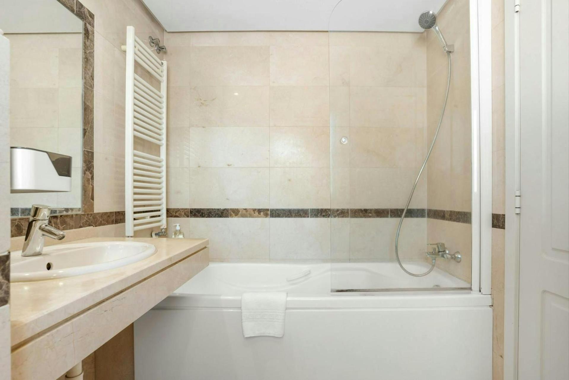 Apartment Lujo Entre Golf Sol Y Puerto Banus Marbella